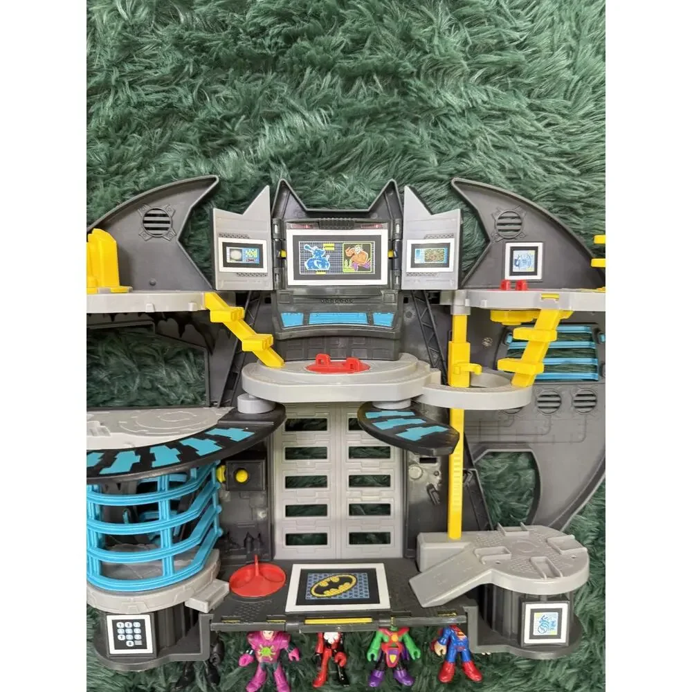 Imaginext DC Super Friends Batcave Playset with 5 Action Figures